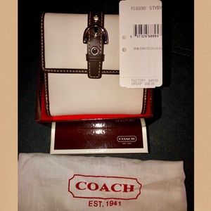 Women’s Coach Bi-Fold Wallet